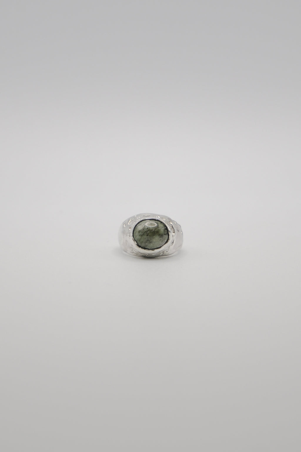 STERLING SILVER RING WITH SERAPHINITE STONE