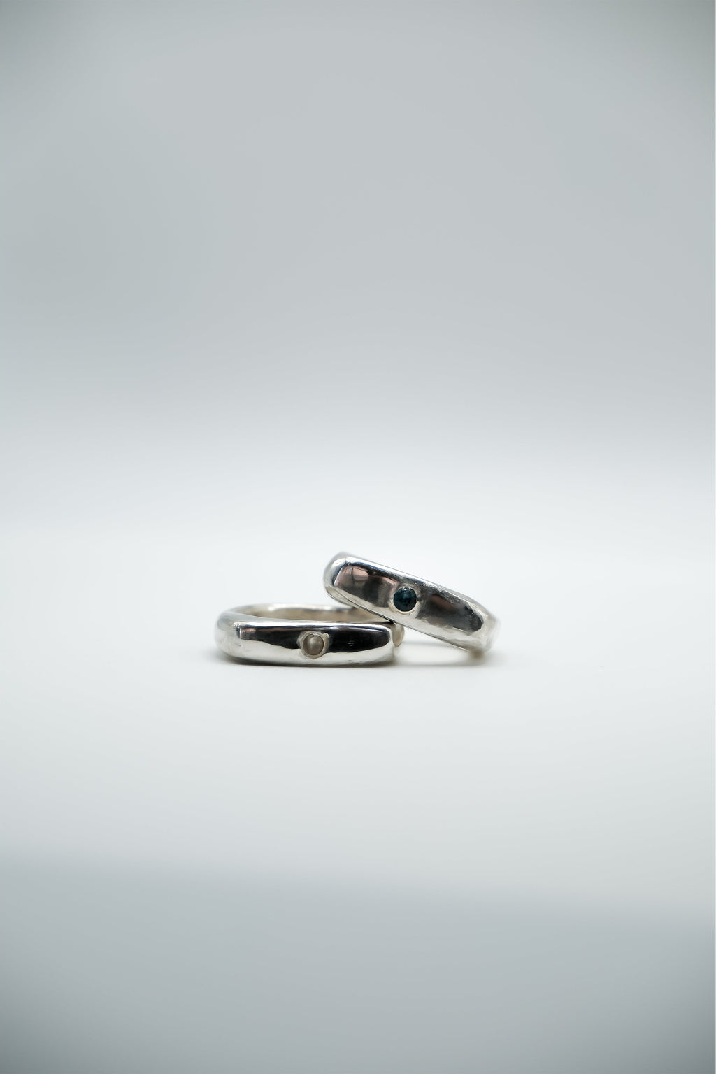 Sol and Mani Mochi signet ring featuring a sparkling spinel gemstone set in a stylish gold band.